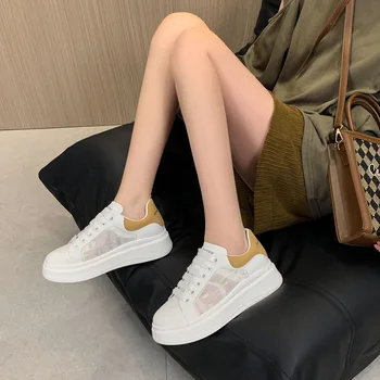 2023 Модерна нова универсална чифт бели обувки на дебела подметка, дамски обувки за почивка, светоотражающая вътрешна спортни обувки на открито с повдигната горна част