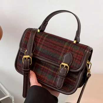 2024 Прости Корейски дамски чанти-незабавни посланици Модни Дамски Малки квадратни чанта през рамо в червено-зелена клетка Луксозни Дизайнерски чанти с капаци